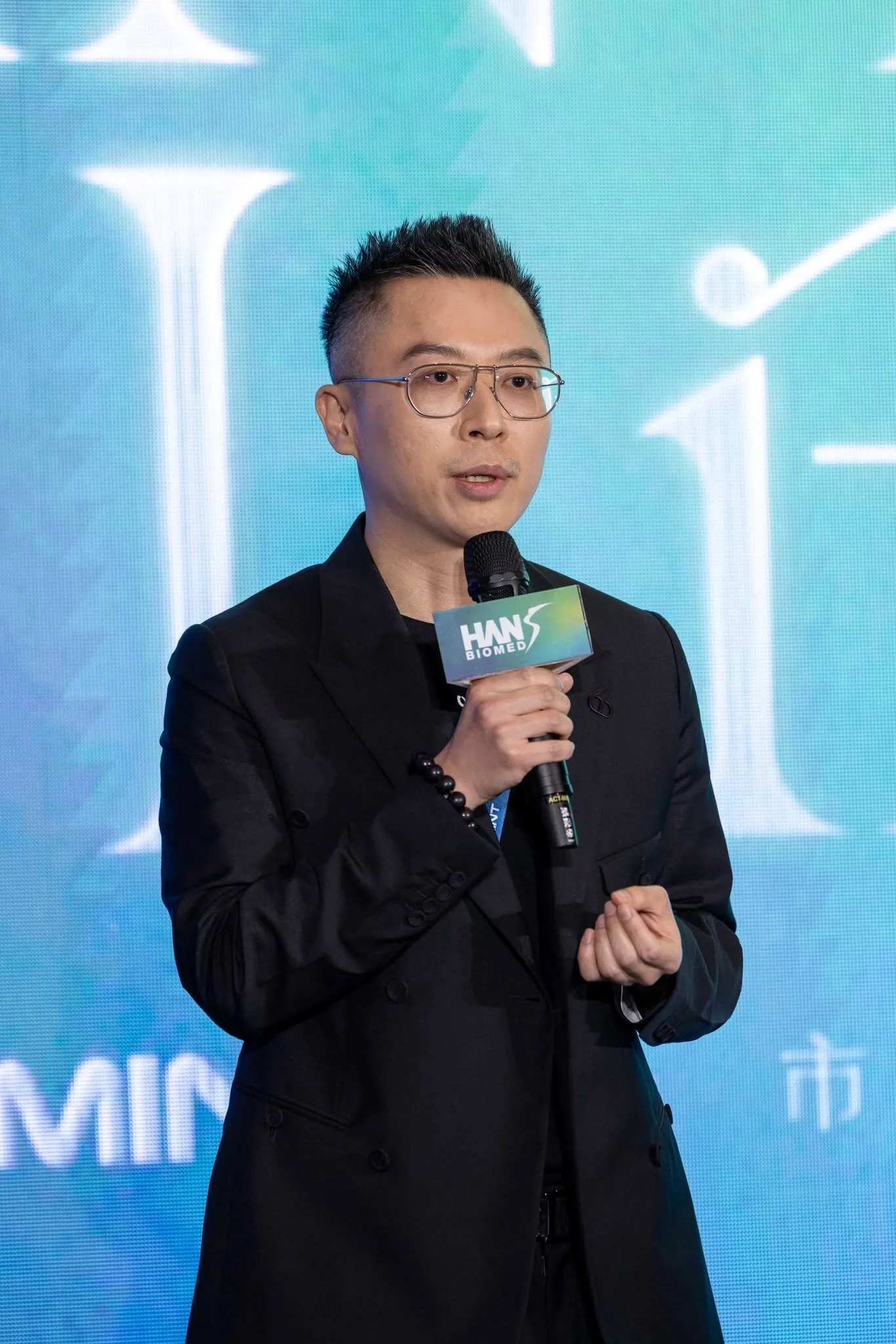 梁仲斌醫師於 MINT re-launch 現場分享線雕治療觀念