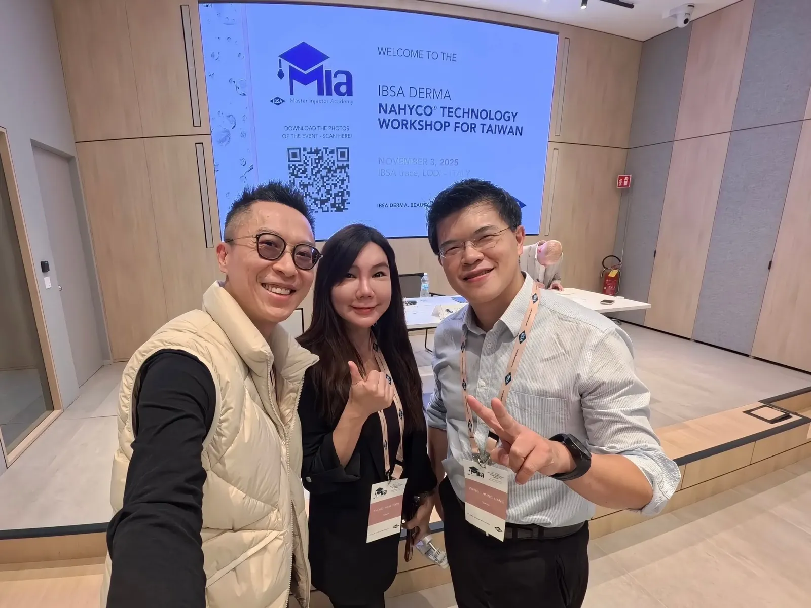 Dr. Ben 與 Clovers 團隊於 IBSA DERMA Workshop 合影