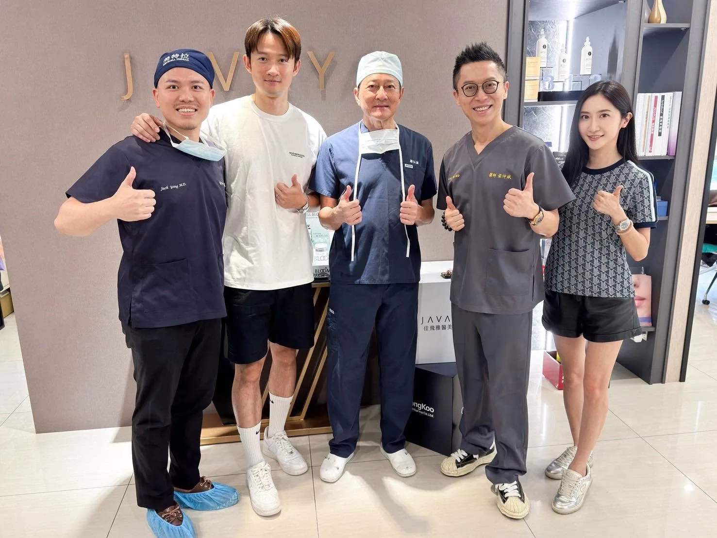 中下臉暨頸部拉皮手術教育團隊合影