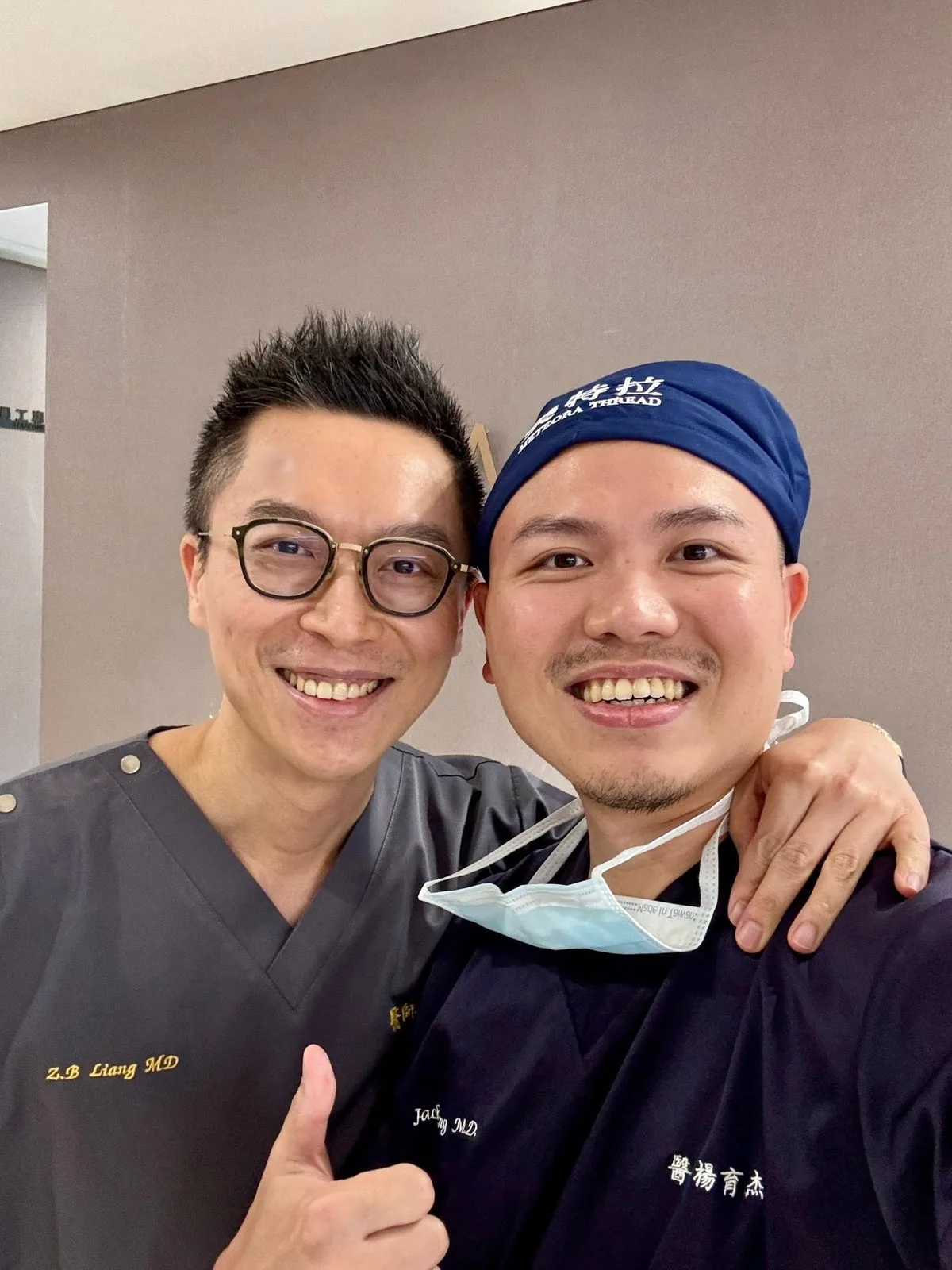 Dr. Ben 與楊育杰醫師合影